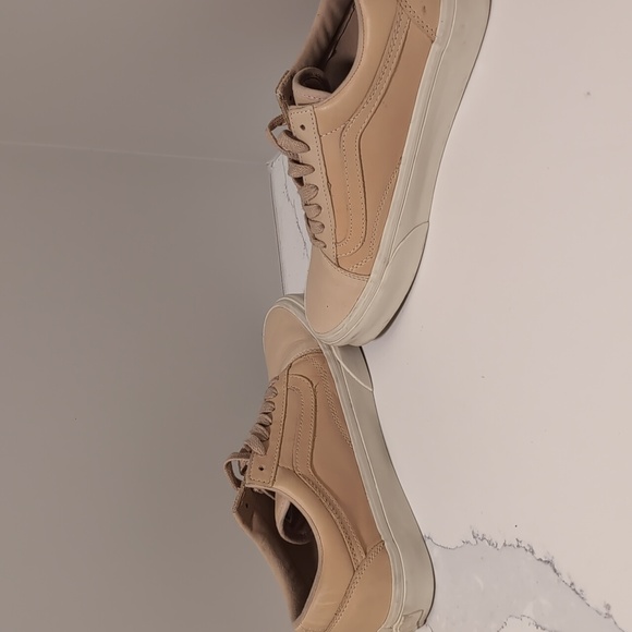 Vans - Picture 4 of 4